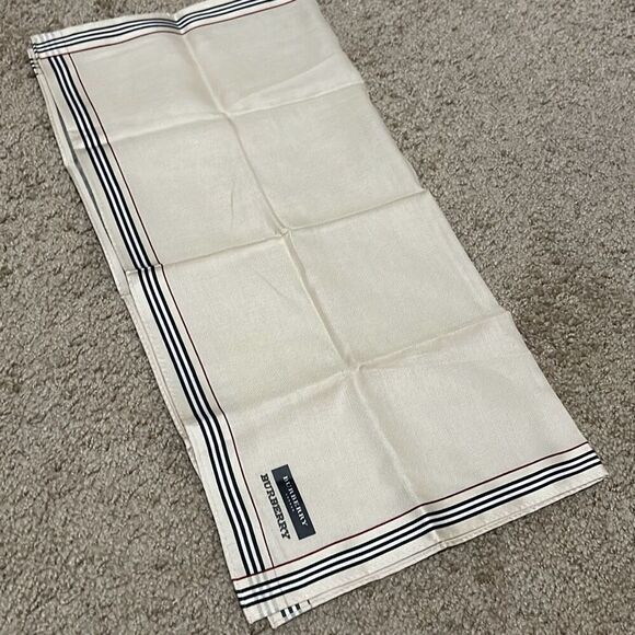 Burberry Square Scarf Nova Check Plaid Style Border Tan Neutral Preppy Academia - Picture 2 of 7